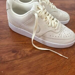 NIKE Shoes Women's Size 7.5